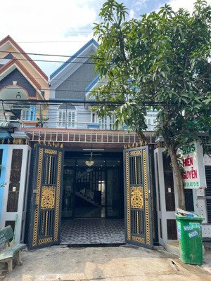 nhà siêu đẹp ngay tt thị trấn đức hoà 1 trệt 1 lầu 105m2 shr giá siêu rẻ 2tỉ850tr còn (tl)