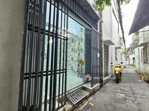 nhà đẹp 3 tầng, sổ 2025, gần mặt đường ô tô đỗ, hiếm có khó tìm