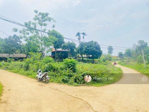 chủ cần bán 460m/100m tc tại lương sơn, lô góc view cánh đồng giá chỉ 5tr/m. lh em yến 