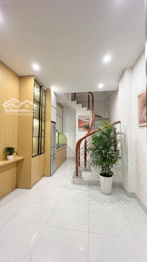 nhỉnh 5 tỷ!!! nhà 5 tầng ô tô đỗ ngay cầu am vạn phúc giá đầu tư