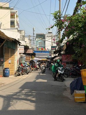 chỉ cần xách vali vào ở - nhà đẹp sát vách tên lửa - giá "thơm" nhất khu vực - dt 42m2 - nhỉnh 4.x