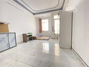 cho thuê phòng trọ đường huỳnh tấn phát, ban công hướng đông, có chổ đậu ô tô.