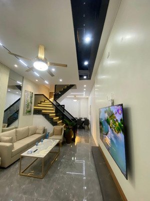 gần phố minh khai dân xây nông rộng thoáng 45m x5t giá nhỉnh 7 tỷ sổ cc có tl