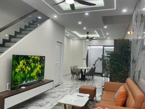 bán nhà mới xây 1trệt3lầu,full nội thất. giá: 9tỷ290 lh: ms.nga