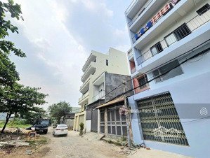 ngộp ngân hàng, 4.1m x 25m, đường ô tô, đang làm nhà kho 2 tầng