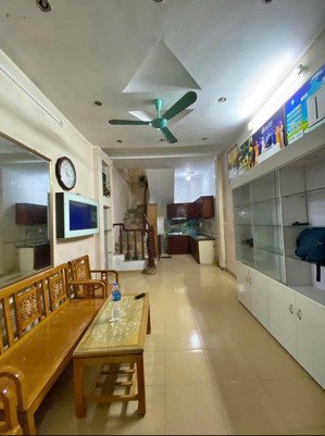 cho thuê nhà riêng chính chủ 34m2/4 tầng, ngõ rộng tại minh khai