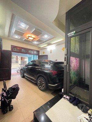 khu vip hoàng ngân cầu giấy - ngõ ô tô - đường trải nhựa -thang máy - 2 thoáng ở & kd văn phòng