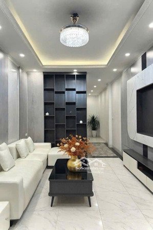 bán nhà ngọc lâm,60m_5 ngủ, phun nội thất, mặt ngõ thông hồng tiến,13xty