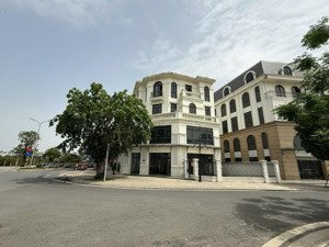 chính chủ cho thuê góc 2 mặt tiền 12m 100m2 giá thuê 20tr tại vinhomes ocean park 1