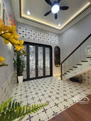 bán gấp nhà hẻm 83. p5.q6 giá 6.8 tỷ