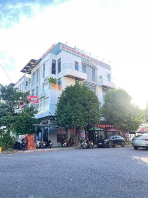 chào bán căn shophouse góc 2 mặt tiền nguyễn sinh sắc và hoà phú 32 - 4,5 tầng đang cho thuê