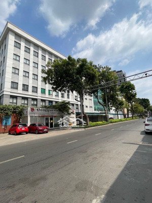 mặt tiền kinh doanh nguyễn thượng hiền ,q10 ,210m2 ,6,5x32 bán 64 tỷ tl