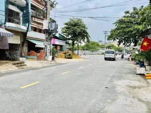 mặt tiền kinh doanh lý thánh tông giáp đầm sen ngang 5m hiếm có