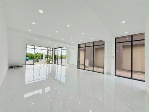 cho thuê shophouse 6pn mt lê trọng tấn