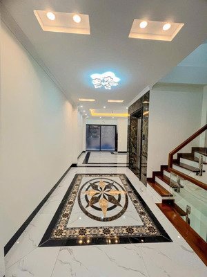 căn duy nhất - thang máy nhà tuyệt đẹp - đối diện la casta văn phú - giá bay nhanh