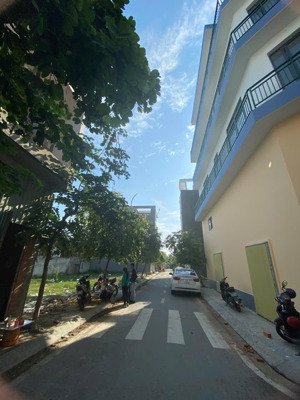 cho thuê phòng trọ đường tktq, đối diện ubnd p. bhh, phòng mới đẹp, có ban công, giá 2,7 triệu/th