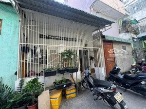 bán nhà cấp 4 , đường liên khu 4-5. diện tích: 4,2mx9m