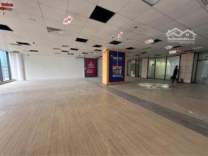 cho thuê văn phòng 185m2 ngoại giao đoàn view đẹp, giá tốt nhất khu vực