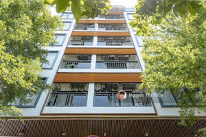 tòa căn hộ khu bãi tắm sơn thủy- sẵn hđ thuê 45 triệu-thang máy có 8 căn hộ cao cấp- tây ở kín