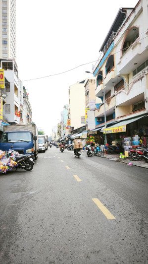 căn góc mặt tiền chợ bình tây quận 6- 4x20m- 5 tầng