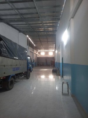 cho thuê nhà xưởnng hóc môn, xưởng mới 100%, dt xưởng 280m2, giá 18tr/tháng
