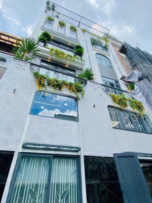 _siêu phẩm nhà phố mới xây_trệt lửng 3 lầu full nội thất hẻm xe hơi thông nguyễn văn khối