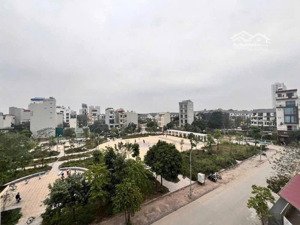 view vườn hoa -- đi bộ ra aeon mall -- phân lô vỉa hè -- gpxd 7 tầng -- giá đầu tư