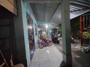 khuôn đất vàng mặt tiền đường 102 - hơn 180m2 - chuẩn xây chdv bao kín phòng