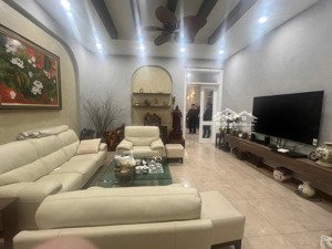 bán biệt thự song lâp khu t ciputra tây hồ, dt 180m2, nhà đã sửa đẹp vào ở luôn. lh 