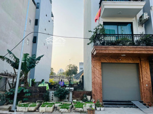 chính chủ bán đất thổ cư lại yên, dt 53,5m | mt 3,97m nở hậu. giá tốt 105tr/m²