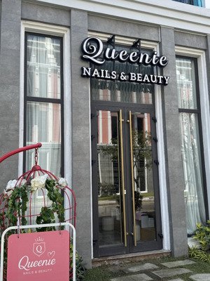 bán toà khách sạn ở hội an, cách phố cổ 5p di chuyển, cách biển 3p di chuyển. sẵn dòng tiền 50tr/th