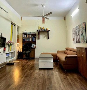 cần tiền bán gấp căn hộ chung cư h - kđt việt hưng có thang máy, nhà siêu đẹp 75m2 4,55 tỷ - sẵn sổ