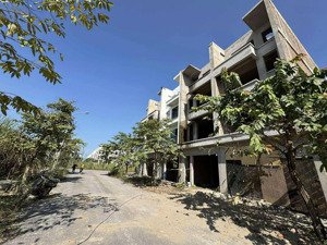 flc em bán nhà đất quay tiện ích, cách trục cảnh quan 76m2 10m đi bộ. giá 2,6 tỉ cả nhà xây 4 tầng