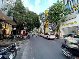 Bán nhà MT Nguyễn Trãi,Q.1 - 4,2x32m(CN: 125m2)CTXD: Hầm 7 tầng - Gía: 62 tỷ