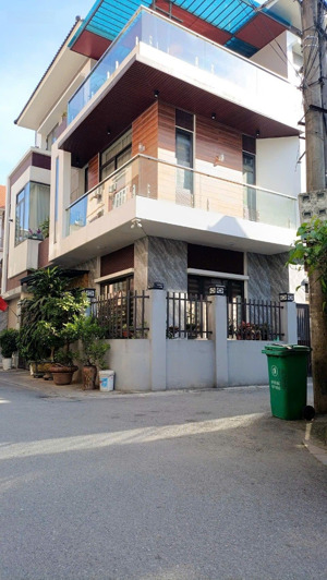 bán nhà uy nỗ phân lô ô tô tránh - vỉa hè rộng 3,5 tầng- đông anh siêu tiện ích!