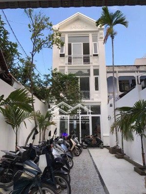 nhà phố mặt tiền đường nguyễn thị minh khai - nha trang - vị trí kinh doanh buôn bán tốt