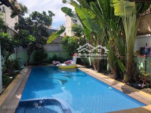 biệt thự góc 2 mặt tiền trục nguyễn văn hưởng q2. dt 12x29m, 386m2. 3 tầng + hồ bơi. giá 60 tỷ