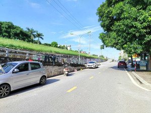 duy nhất 33m*5 tầng *mt 4m. 7.1 tỷ ngọc thụy long biên. nhà đẹp, ô tô đỗ sát cửa