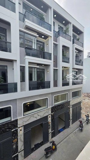 bán gấp nhà chiến lược hẻm thông xe hơi đúc lửng + 3 lầu