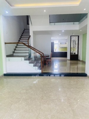siêu phẩm nhà 3 tầng 130m2 ngang 6m đường 7,5m khu bãi tắm sơn thuỷ