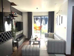 chính chủ giảm ngay 200 tr bán căn 69,9m2 hướng đông , thăng long capital có slot ô tô để hầm