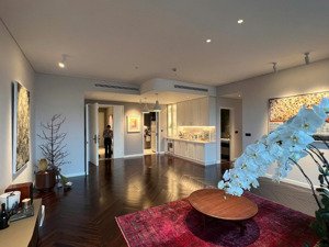 chính chủ bán 3 căn hộ tại lancaster lumianire 1152 láng với diện tích 49m2-156m2-180m2 giá rẻ