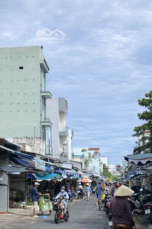 bán nhà trung tâm chợ p8 hai mặt tiền