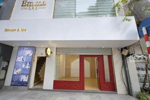 cho thuê cửa hàng mp bùi thị xuân: 32m2, mt: 4,5m, thông sàn, riêng biệt, giá 22tr. lh: 