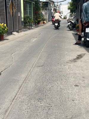 nhà đẹp huỳnh tấn phát - dt 96m2 - 3pn - hẻm thông - xe hơi ngủ. 6 tỷ hơn