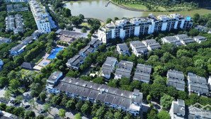 bán nhà phố 150m2 mặt tiền 7.5m view đẹp. có thang máy. lh 