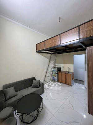 cho thuê ccmn 260 cầu giấy. 1n gác xép full nội thất sạch sẽ vào được ngay. lh chính chủ 