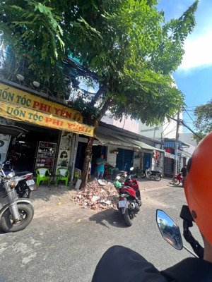 mặt tiền lê thiệt, phường phú thạnh, cấp 4 dt 72m2 4x18m tiện xây