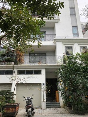 cho thuê gấp!! biệt thự nhà vườn 200m2 tại the manor central park, full nội thất sang trọng