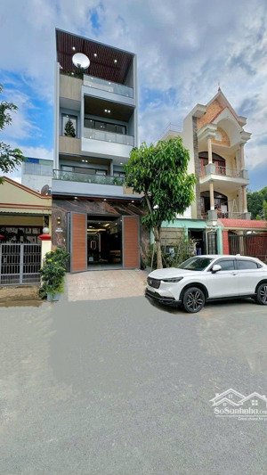 bán nhà riêng 80m2 với ngan 5m đủ tiện ích trên mặt tiền đường số quận 7, nhà đẹp như ảnh đăng